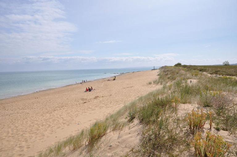 סן-ג'ורג'-דולרו A 80M De La Plage De Plaisance Pour 8 Personnes מראה חיצוני תמונה